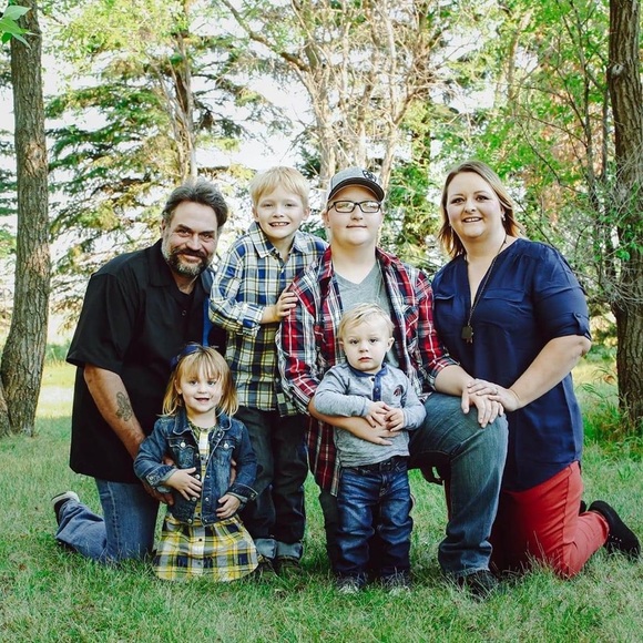 Meet your Posher, April - Picture 2 of 2